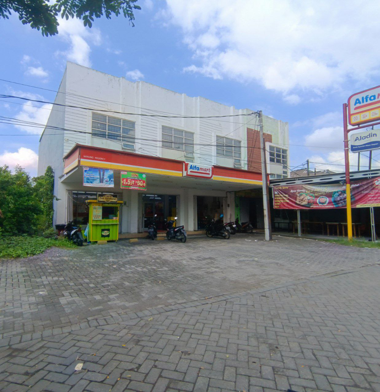 Properti terdaftar untuk dijual atau disewa - Ruko Aktif 4 Unit  Butuh Laku Cepat